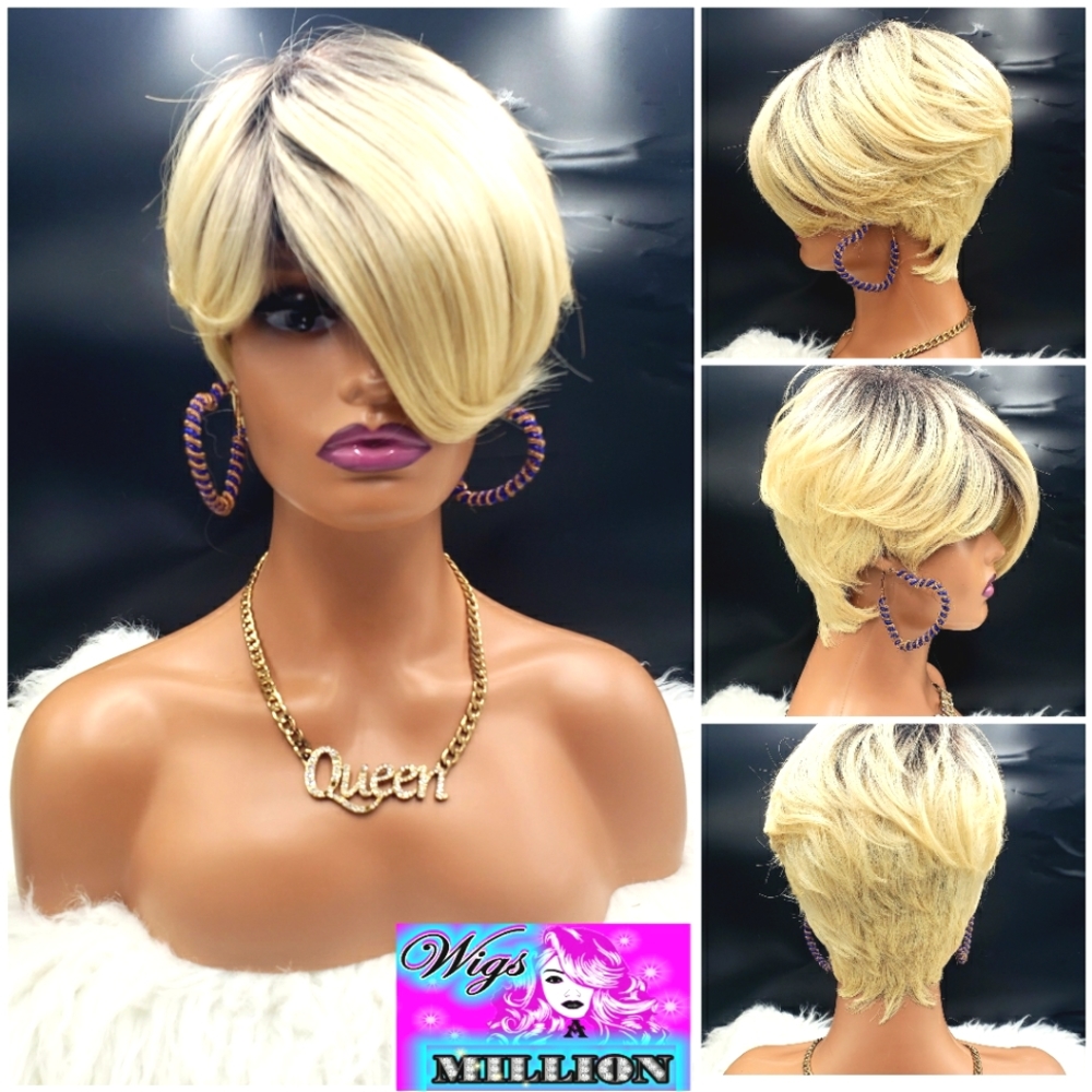 Tangy'' Short Synthetic Wig, Full Cap Wig, Layered Cut, #1b/613, Side bang